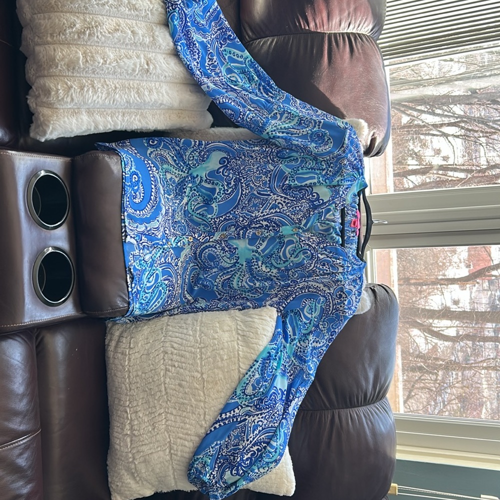 Lilly Pulitzer Women’s Long Sleeve blouse Blue & White-Size Small- Worn Once - Picture 3 of 8